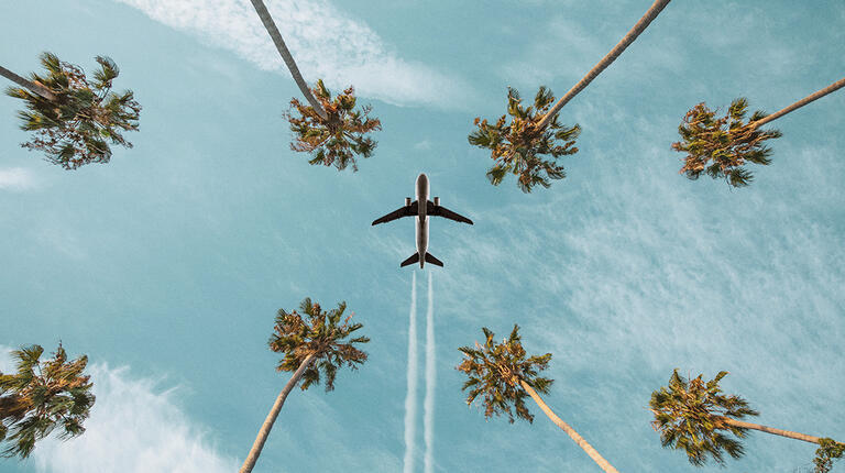 Photo d'avion dans le ciel